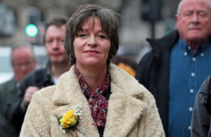 Lire la suite à propos de l’article La chanteuse anglaise, Alison Chabloz, jugée coupable de négationnisme